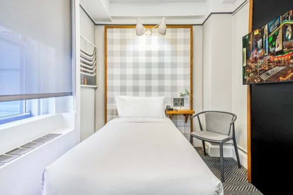 NYFW SINGLE ROOM